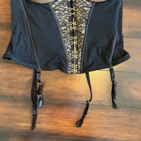 Cacique Women's Corset Sz 42DDD Veiled Lace Hook & Eye Black Underwire Sexy NWT - Picture 5 of 13